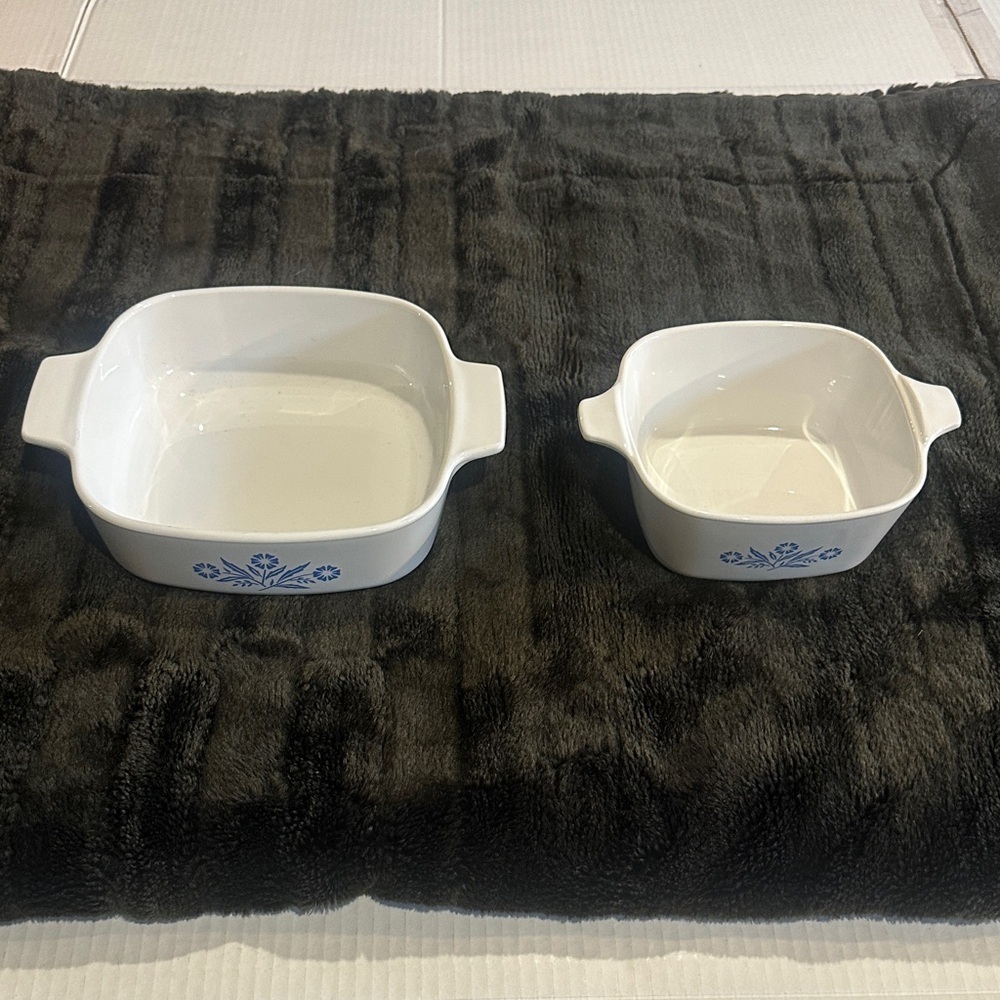 Vintage set CorningWare White & Blue Floral Baking Dishes 1 quart & smaller one